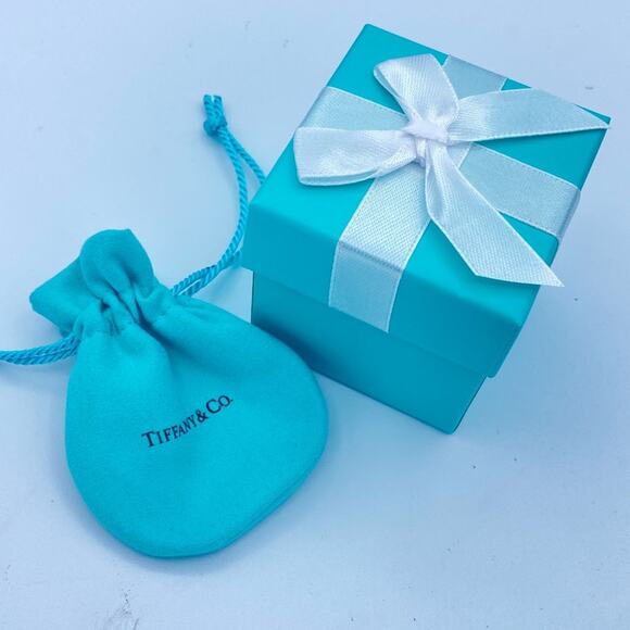 Authentic Tiffany & Co. Sterling Silver Venetian Link Bracelet 7" - Picture 3 of 5